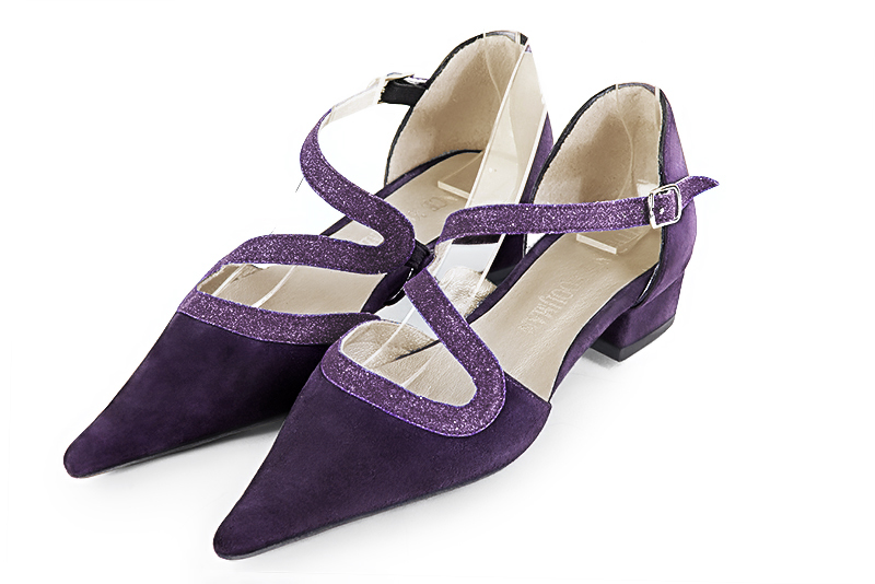 Amethyst purple women's open side shoes, with snake-shaped straps. Pointed toe. Low block heels. Front view - Florence KOOIJMAN